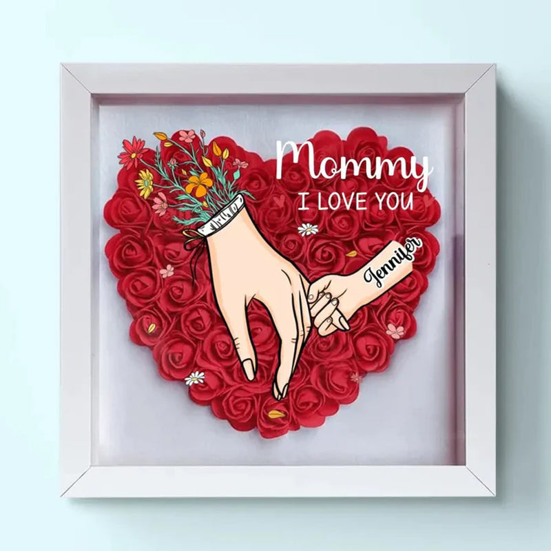 We Love You Mama Hand Holding - Gepersonaliseerde Bloemen Schaduwdoos